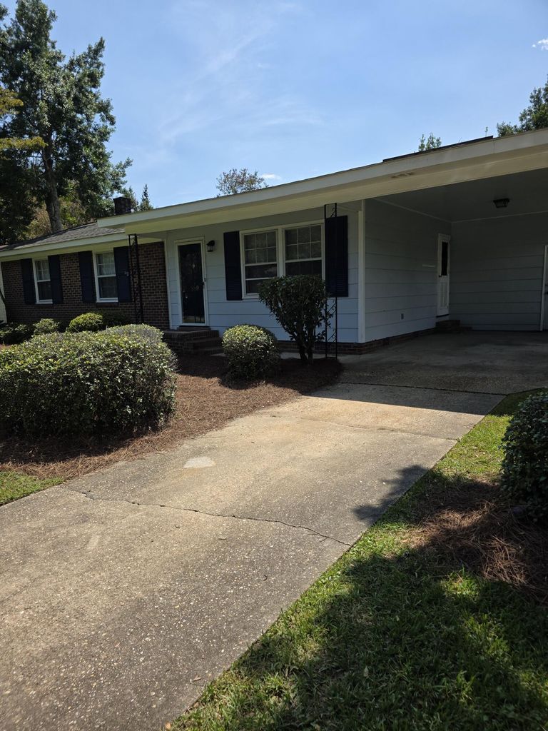 Building Photo - 889 Quail Dr