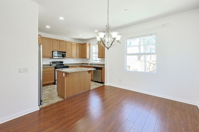 Building Photo - La Mesa 2BR + Office Room Townhome-Style Condo with 2-Car Garage Parking