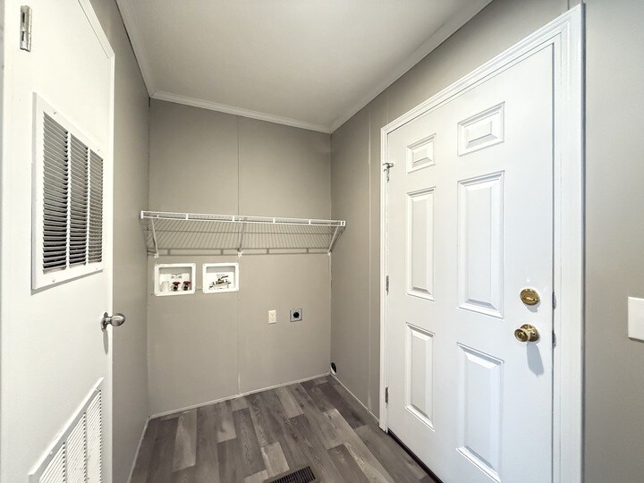 Building Photo - 10610 State Rte 762