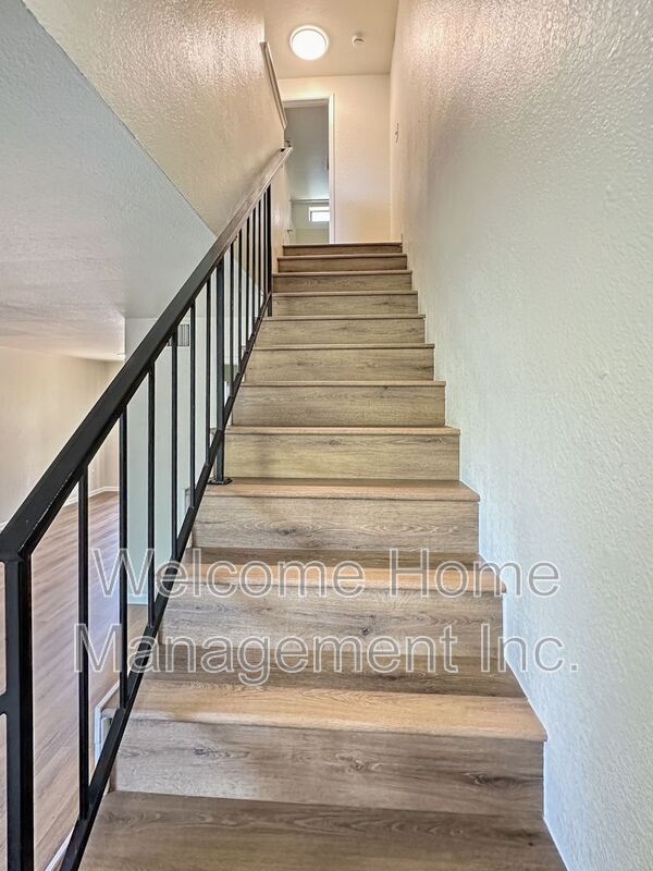 Building Photo - 15609 Via Granada