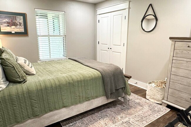 Building Photo - 5472 Andert Rd