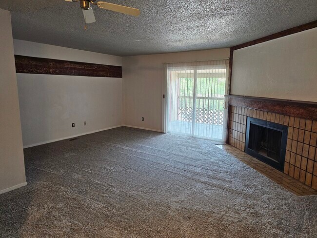 Building Photo - 980 Holli Springs Ln