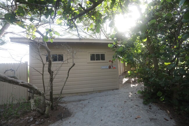 Building Photo - 8560 Heron Lagoon Cir