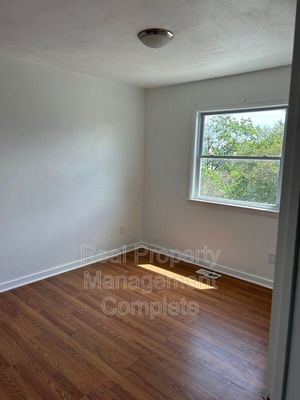 Building Photo - 9511 17th Bay St