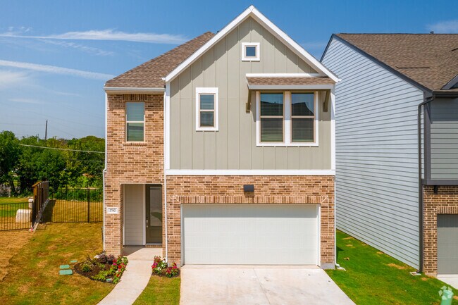 Building Photo - Echelon At Reverchon Bluffs Rental Homes