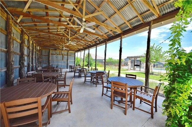 Building Photo - 1513 Fort Dessau Rd