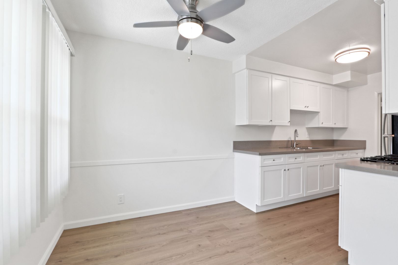 Building Photo - 927 3rd St