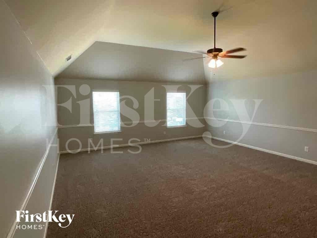 Building Photo - 624 Parkside Pl Dr