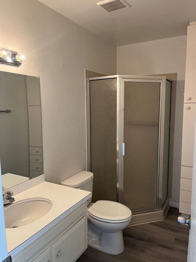 Building Photo - 4 Bed 3 Bath in Del Cerro