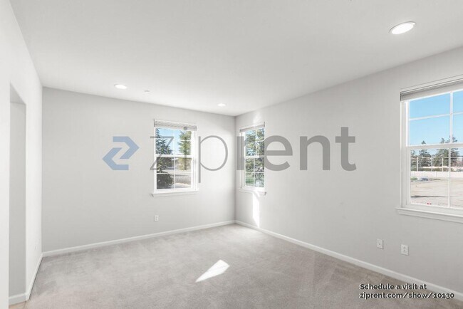 Building Photo - 482 Tristania Terrace