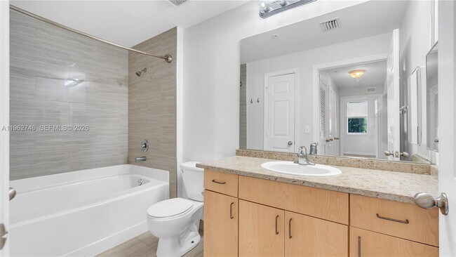 Building Photo - 533 NE 3rd Ave