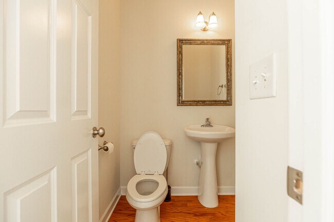 Building Photo - Located just Steps from Shopping, Dining, ...