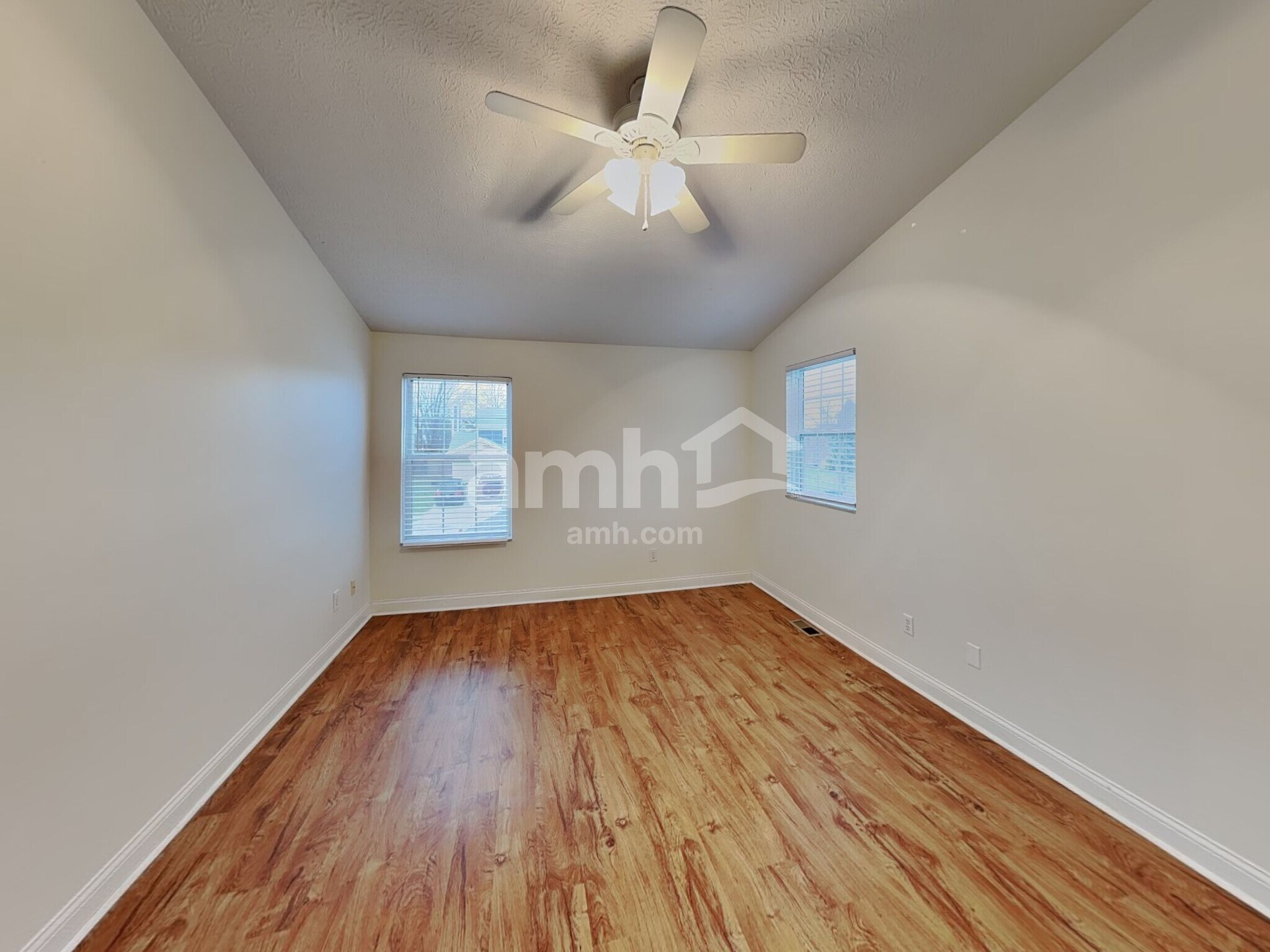 Building Photo - 328 Prairie Run Dr