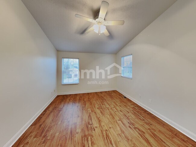 Building Photo - 328 Prairie Run Dr