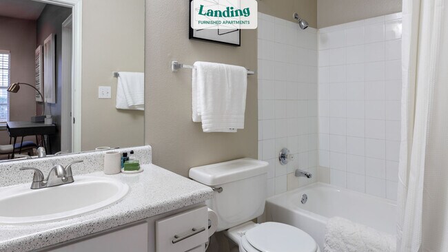 Building Photo - 515 E Palm Valley Blvd