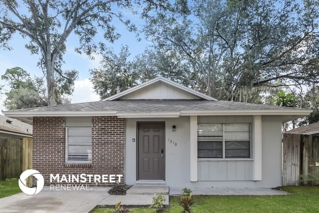 Building Photo - 1310 Cypress Ave