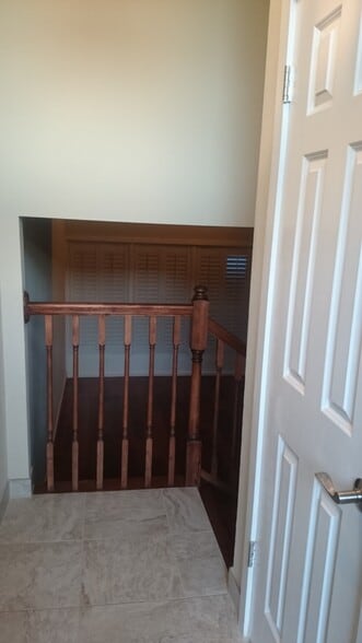 Building Photo - 860 100th Ave NE