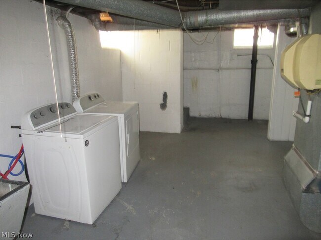Building Photo - 29107 Fuller Ave