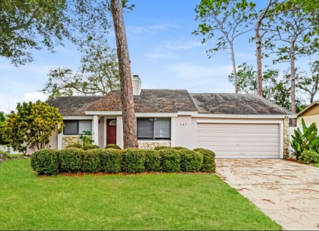 Building Photo - 147 Wildwood Dr