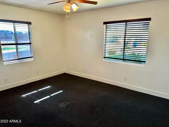 Building Photo - 4213 N Westview Dr