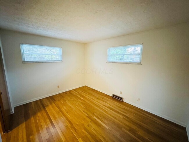 Building Photo - 1016 Lambeth Dr