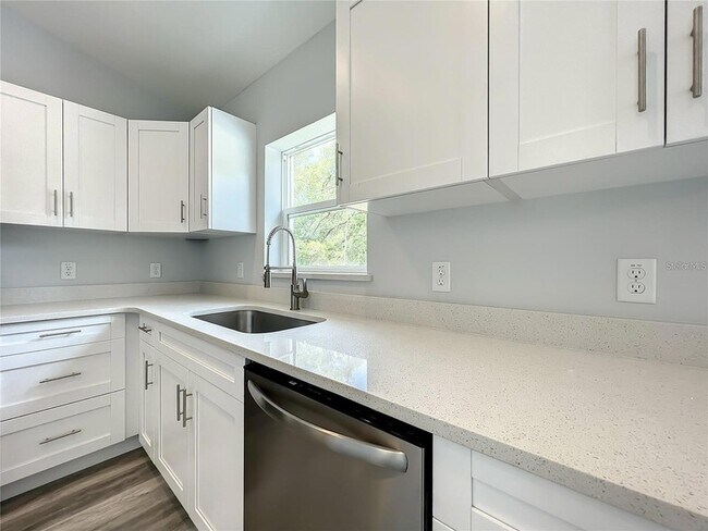 Building Photo - 15962 SW 53rd Ct