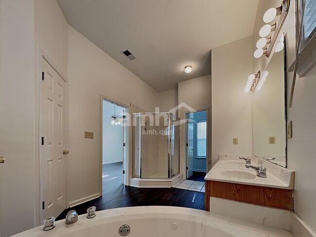 Building Photo - 1588 Wynne Rd