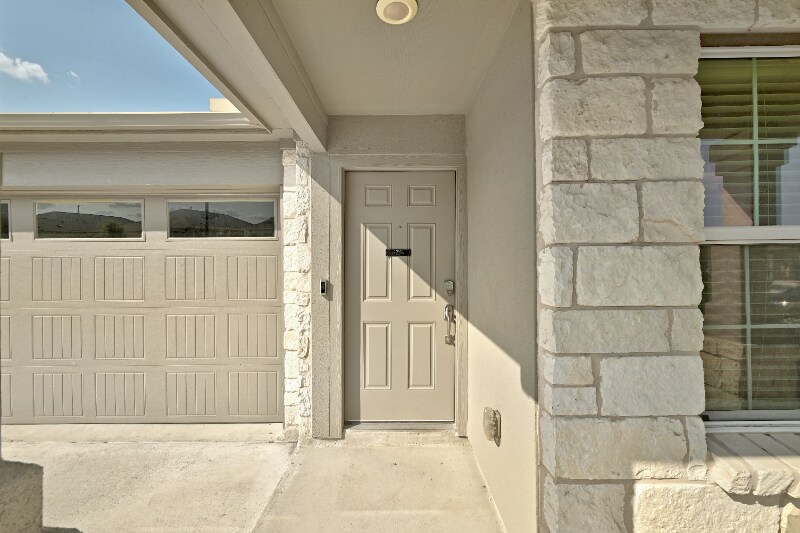 Building Photo - 129 Konik Rd