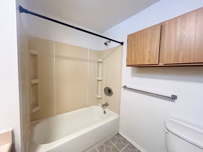 Building Photo - 960 Wailupe Dr