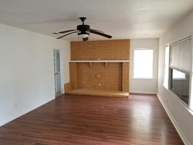 Building Photo - 470 Co Rd 857
