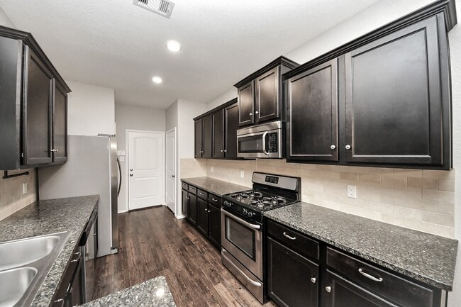 Building Photo - 16130 Beachside Pl