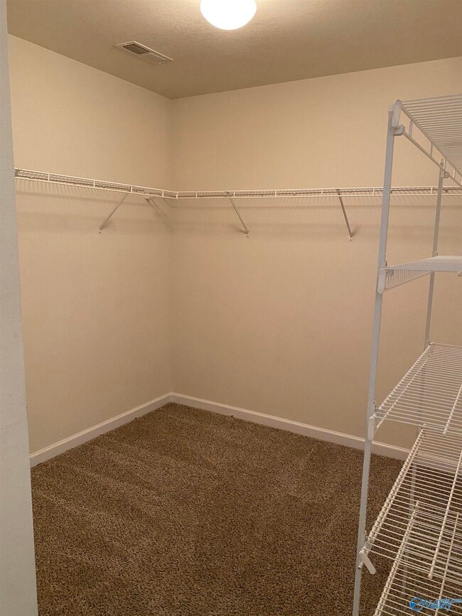 Building Photo - 3071 Lakeland Dr SW