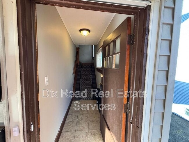 Building Photo - 55 Forest Glen Ave