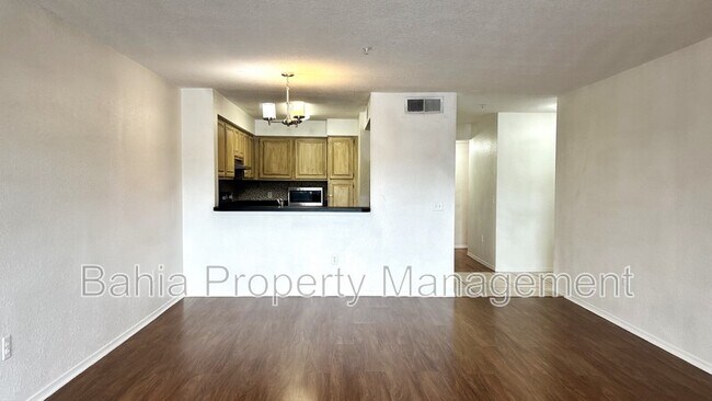 Building Photo - 13803 Fairway Island Dr
