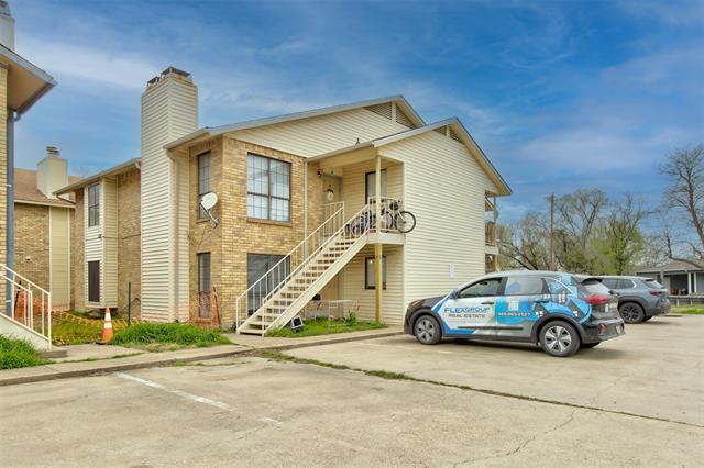 Building Photo - 207 W Trinity St