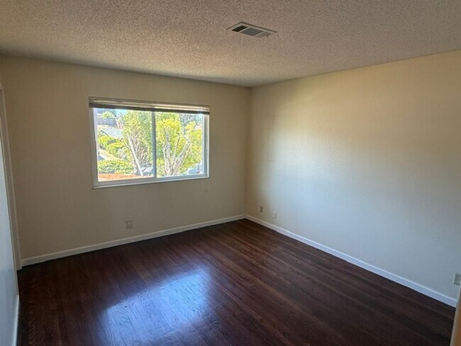 Building Photo - 2668 O'Donnell Dr
