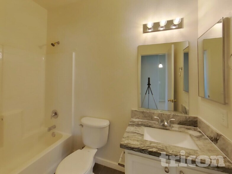 Building Photo - 30493 N Bareback Trail