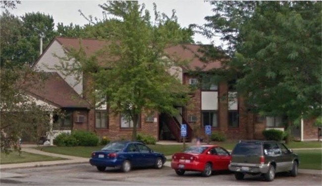 Building Photo - 105 W Birch St