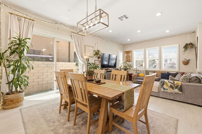 Building Photo - 27233 W Red Willow Ct