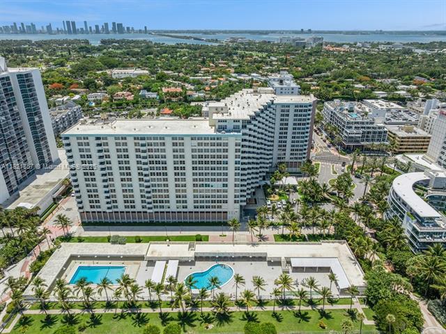 Building Photo - 2899 Collins Ave