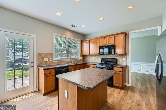 Building Photo - 2310 Vistoria Dr