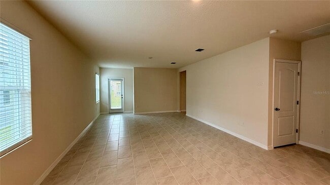 Building Photo - 3314 Pine Lily Ave