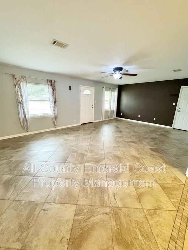 Building Photo - 506 Trenton St