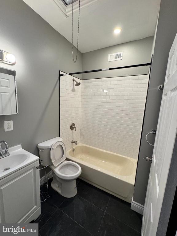 Building Photo - 1908 W Somerset St