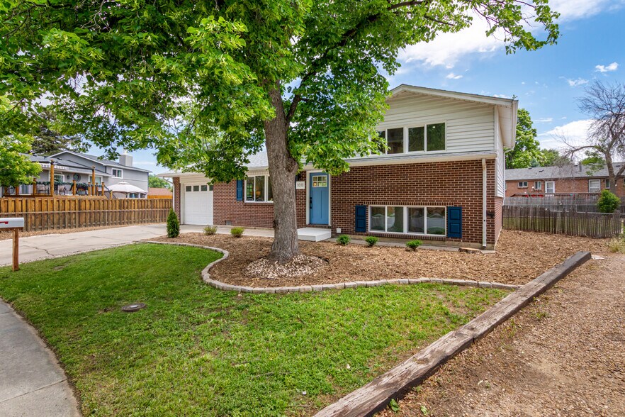 Building Photo - 1011 Yeager Dr