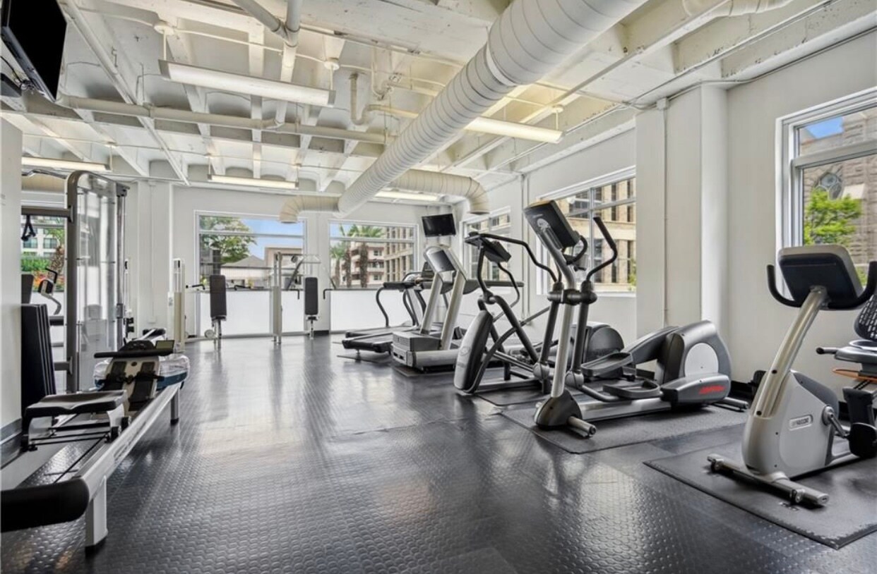 Full Gym - 805 Peachtree St NE