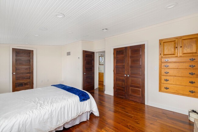 Building Photo - 57 Esmond Ave