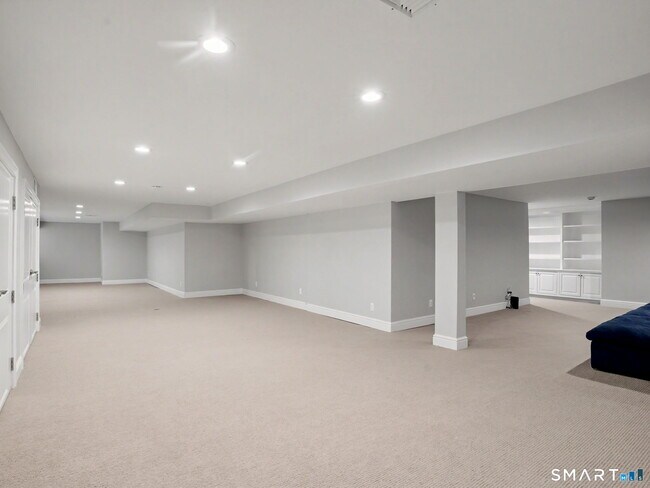 Building Photo - 16 Overbrook Ln