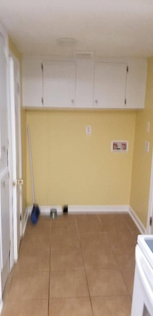 Building Photo - BIG AND ROOMIE! BIG AND ROOMIE!