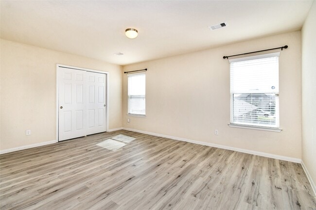 Building Photo - 3227 Thicket Path Way